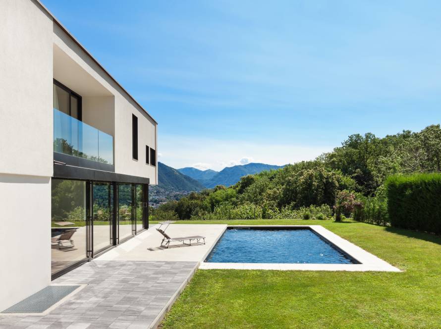 Villa moderna con piscina