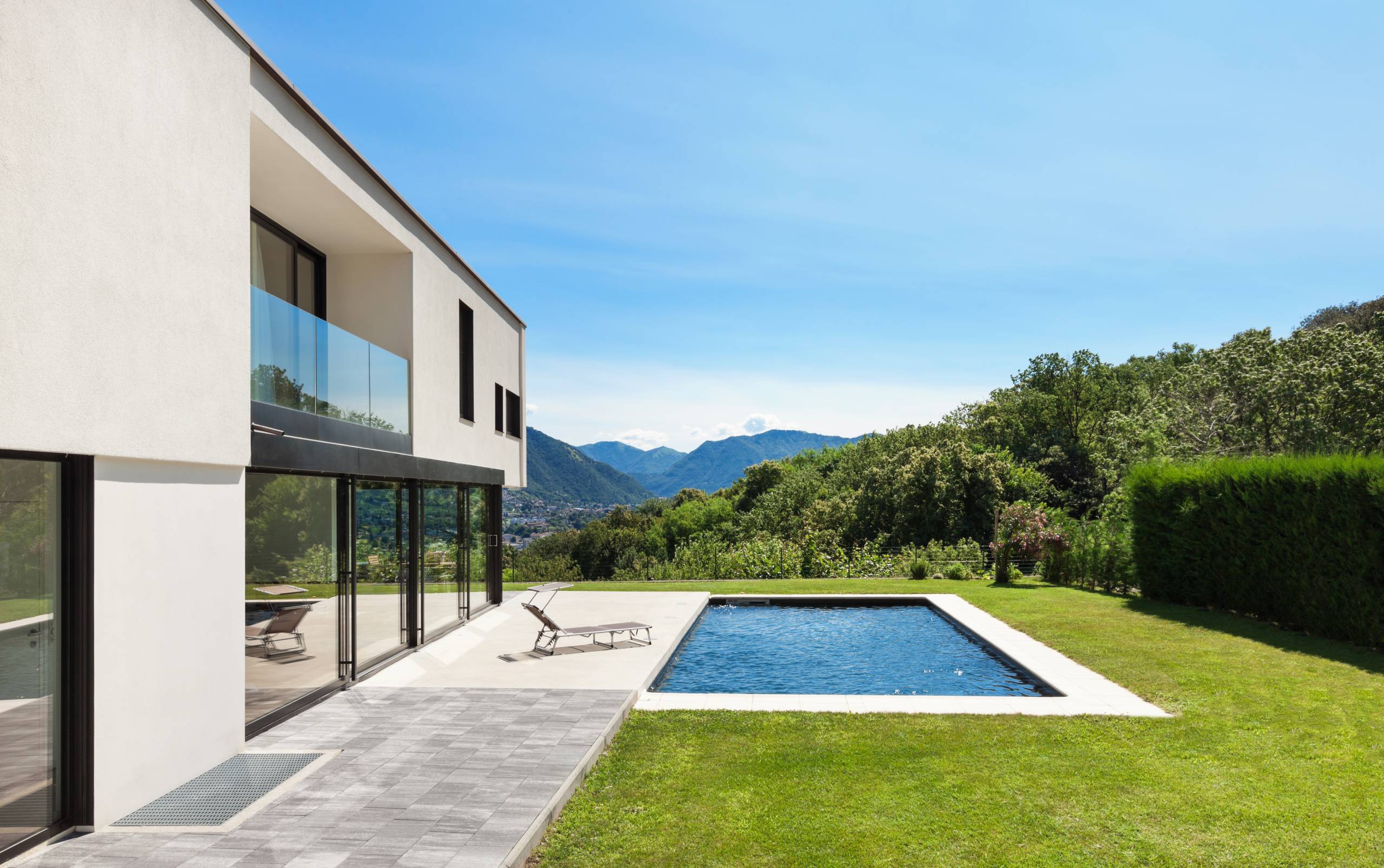 Villa moderna con piscina
