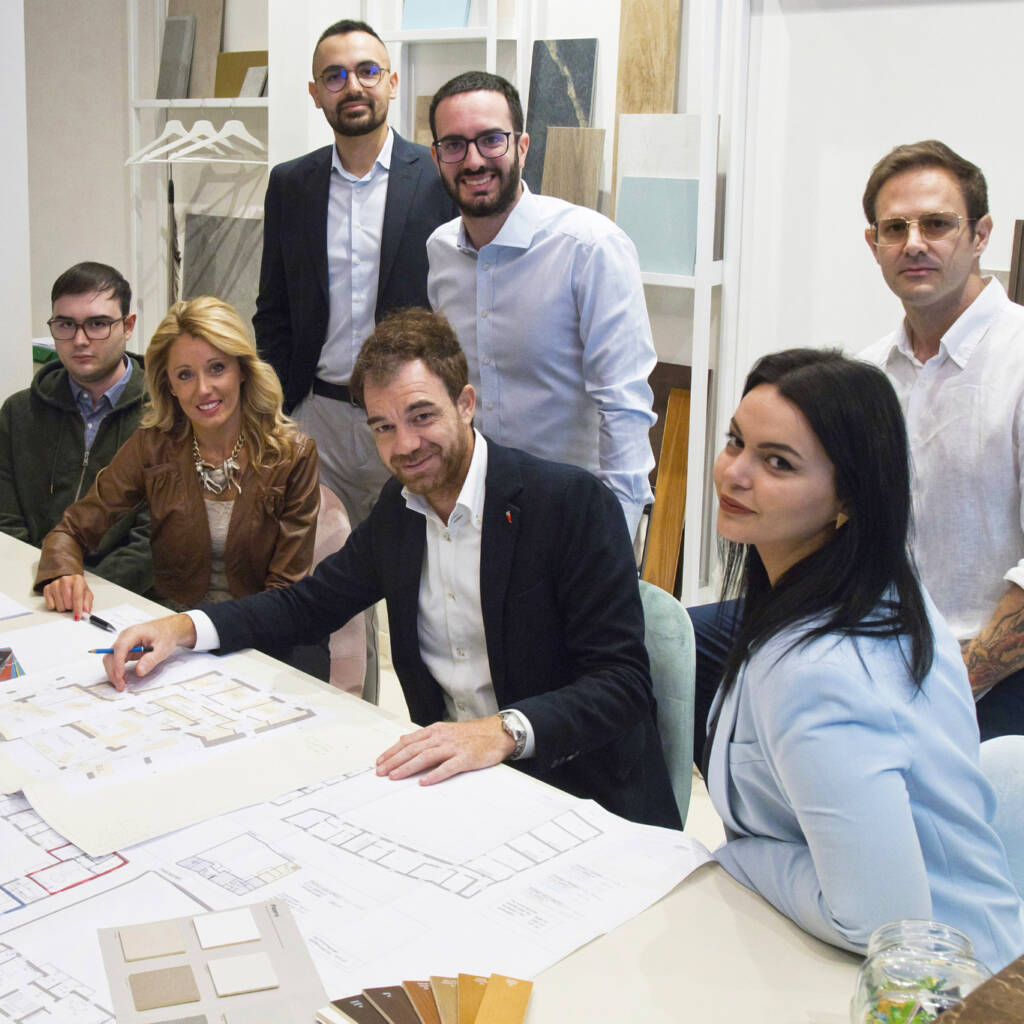 Team di Rextaura all'opera mentre lavora su un progetto
